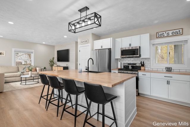 816 W Montcalm Street, Greenville, MI 48838