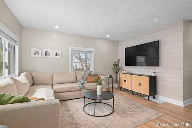 816 W Montcalm Street, Greenville, MI 48838