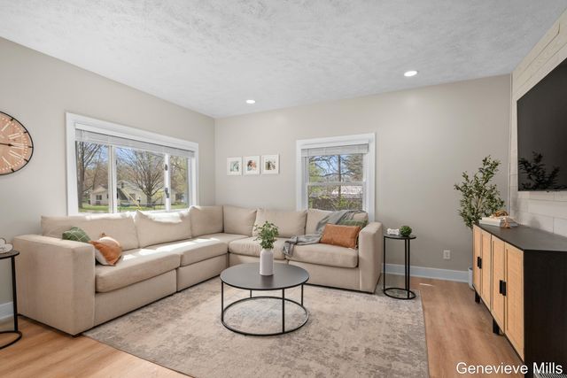 816 W Montcalm Street, Greenville, MI 48838