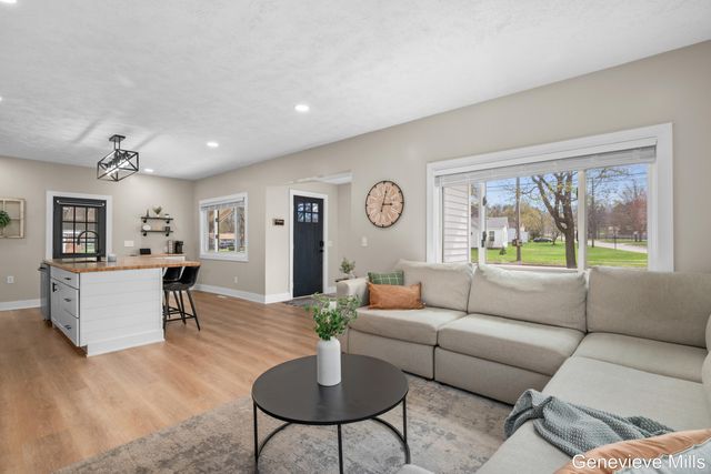 816 W Montcalm Street, Greenville, MI 48838
