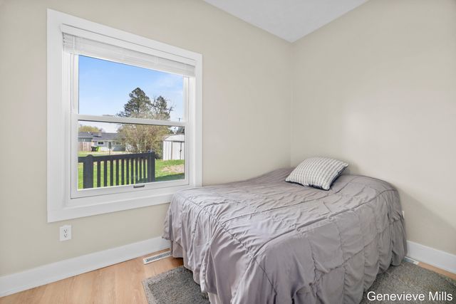 816 W Montcalm Street, Greenville, MI 48838