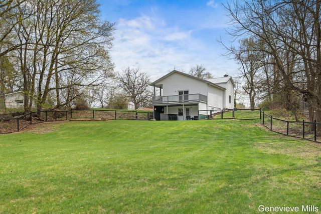 816 W Montcalm Street, Greenville, MI 48838