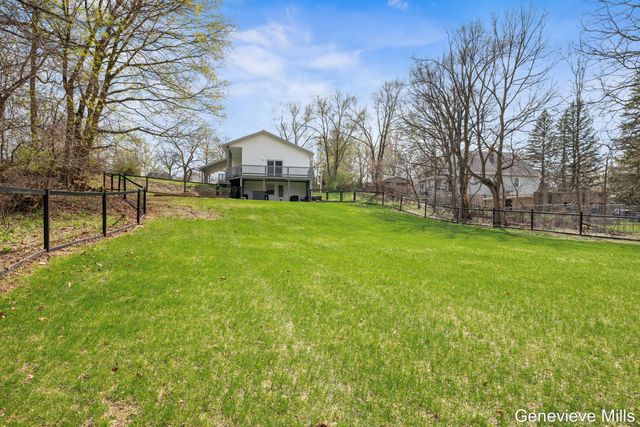 816 W Montcalm Street, Greenville, MI 48838