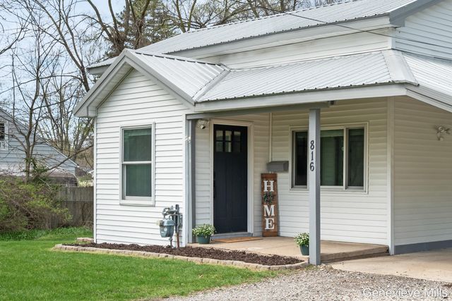 816 W Montcalm Street, Greenville, MI 48838