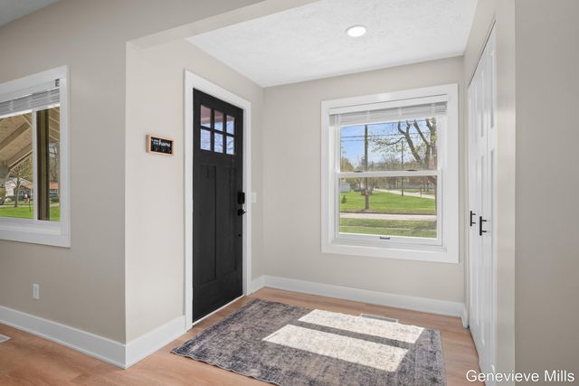 816 W Montcalm Street, Greenville, MI 48838