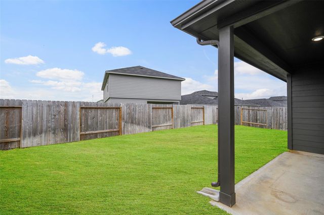 1103 Juniper Vista Dr, Houston, TX 77090