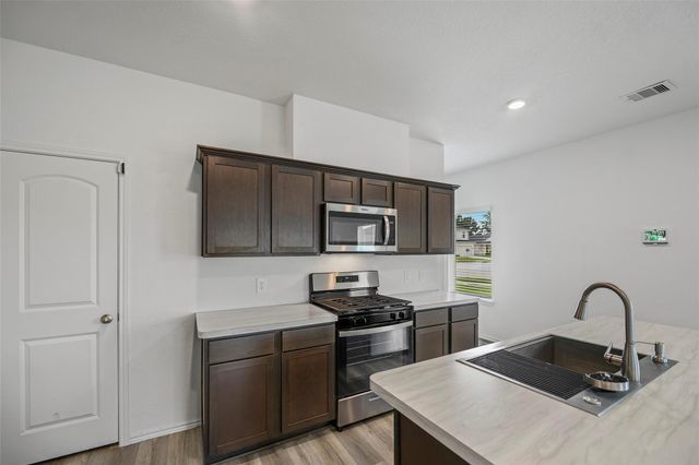 1103 Juniper Vista Dr, Houston, TX 77090
