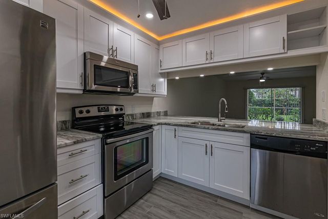 2562 Kings Lake BLVD, Naples, FL 34112