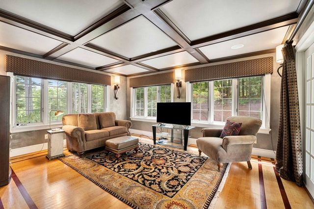 56 Oak Drive, Bedford, NH 03110