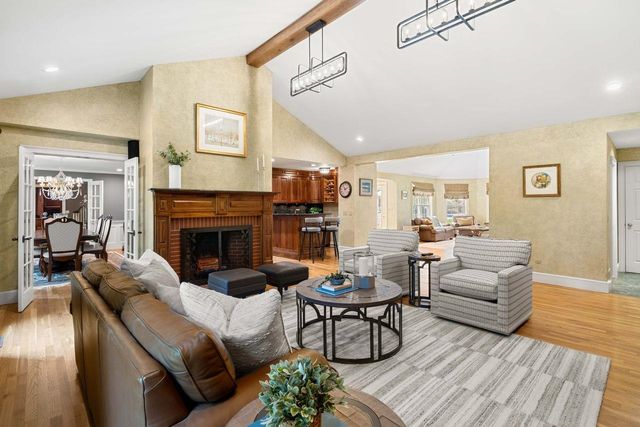 56 Oak Drive, Bedford, NH 03110