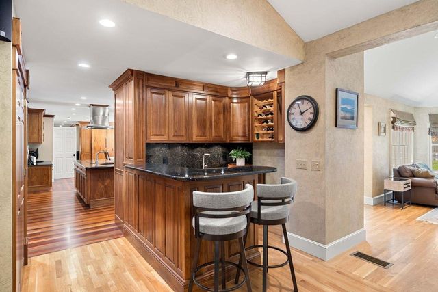 56 Oak Drive, Bedford, NH 03110