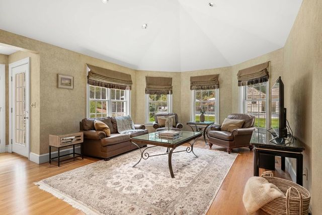 56 Oak Drive, Bedford, NH 03110