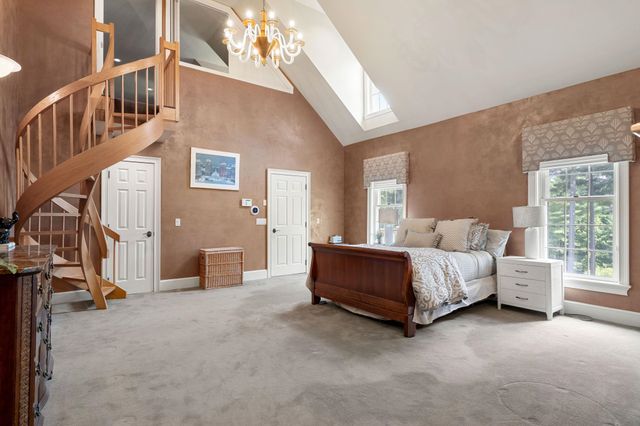 56 Oak Drive, Bedford, NH 03110