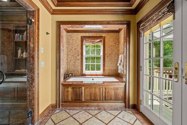 56 Oak Drive, Bedford, NH 03110