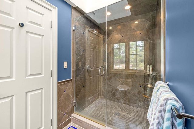 56 Oak Drive, Bedford, NH 03110