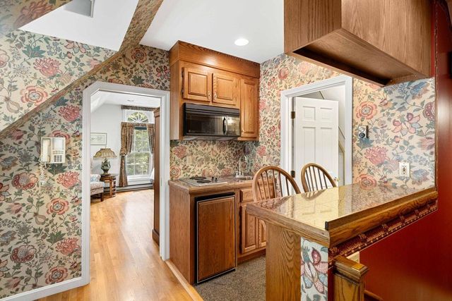 56 Oak Drive, Bedford, NH 03110