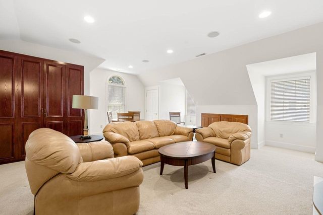 56 Oak Drive, Bedford, NH 03110