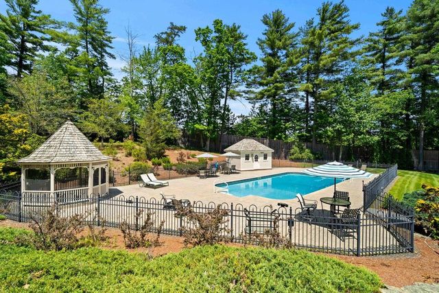 56 Oak Drive, Bedford, NH 03110