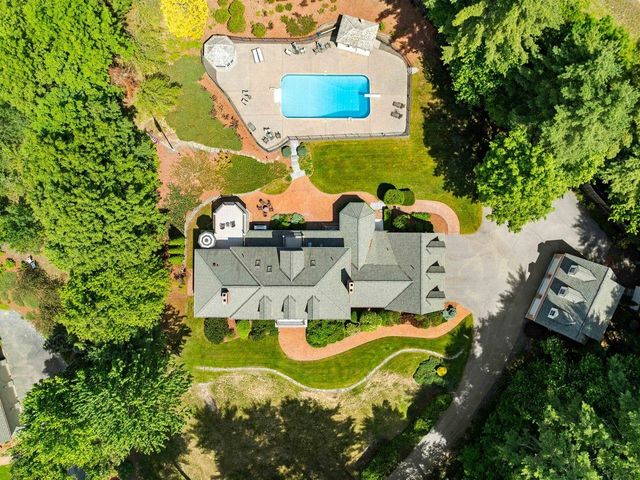 56 Oak Drive, Bedford, NH 03110