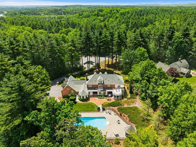 56 Oak Drive, Bedford, NH 03110