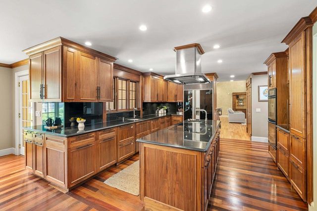 56 Oak Drive, Bedford, NH 03110