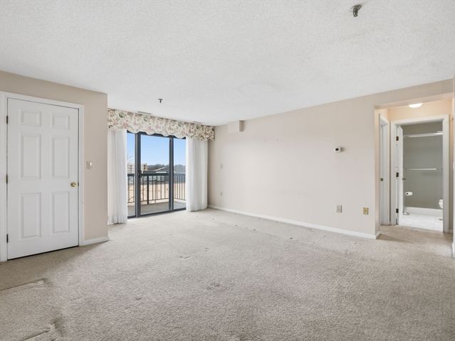 3920 Mystic Valley Pkwy 423, Medford, MA 02155