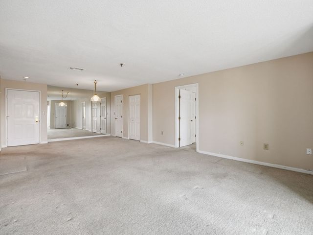 3920 Mystic Valley Pkwy 423, Medford, MA 02155