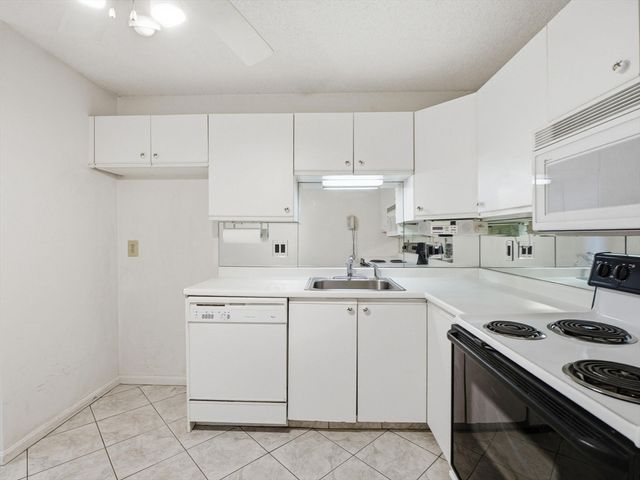 3920 Mystic Valley Pkwy 423, Medford, MA 02155