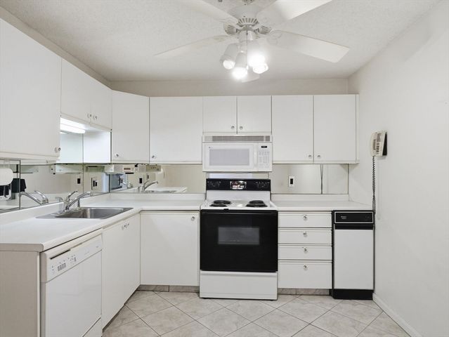 3920 Mystic Valley Pkwy 423, Medford, MA 02155