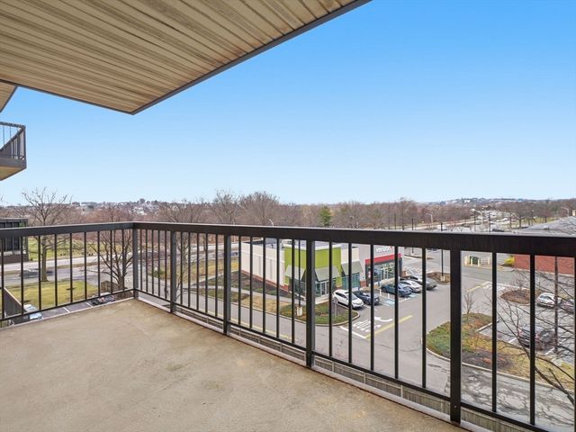 3920 Mystic Valley Pkwy 423, Medford, MA 02155