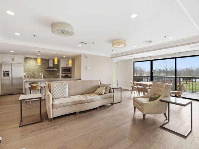 3920 Mystic Valley Pkwy 423, Medford, MA 02155