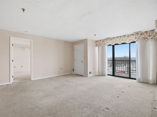 3920 Mystic Valley Pkwy 423, Medford, MA 02155