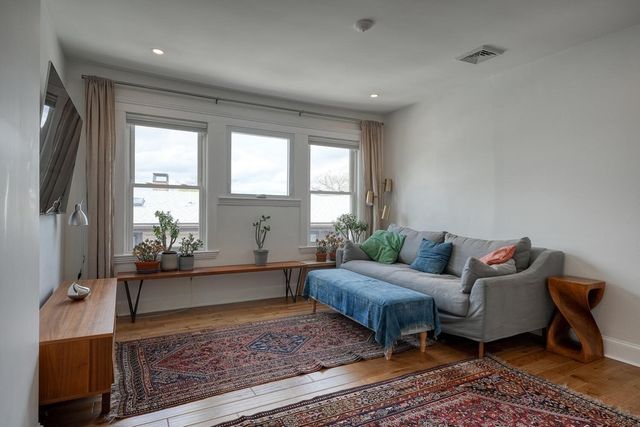 52 Burnham St 3, Belmont, MA 02478