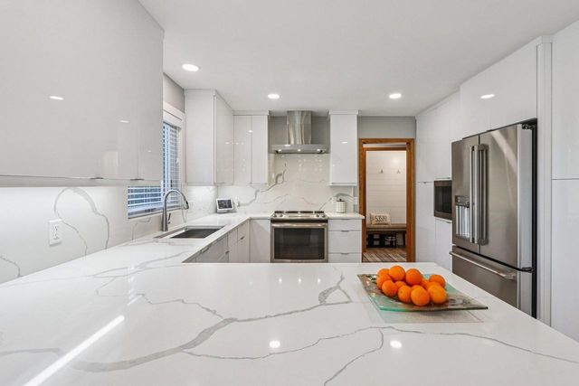 820 Spahn Drive, Waunakee, WI 53597