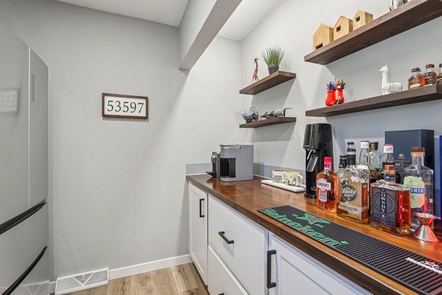 820 Spahn Drive, Waunakee, WI 53597