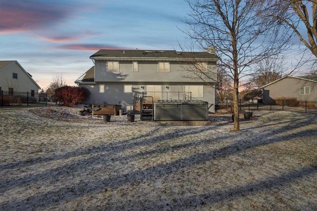 820 Spahn Drive, Waunakee, WI 53597