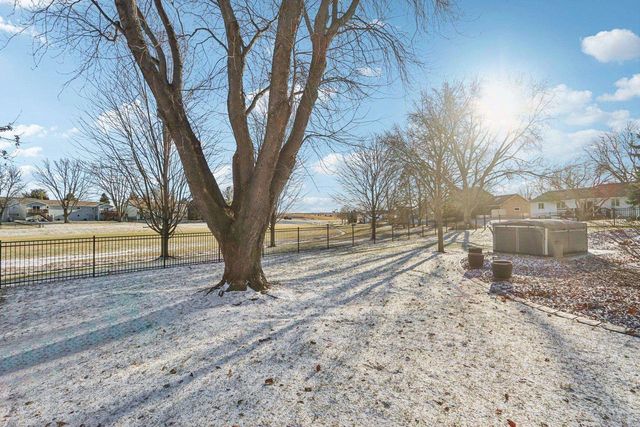 820 Spahn Drive, Waunakee, WI 53597