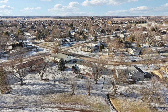 820 Spahn Drive, Waunakee, WI 53597