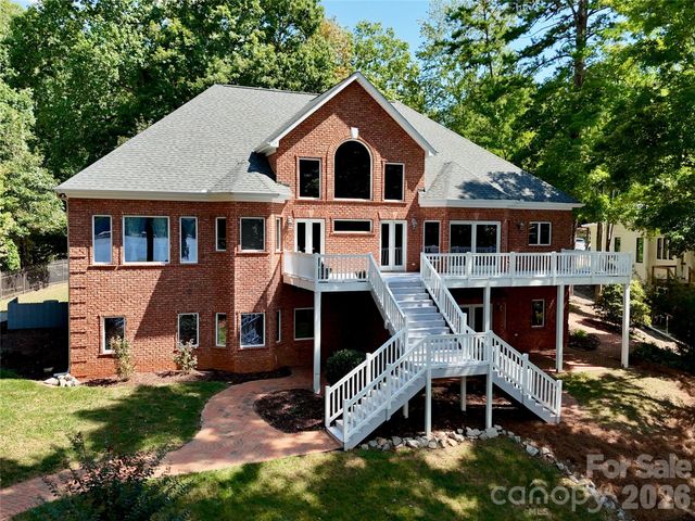 140 Holt Lane, Mooresville, NC 28117