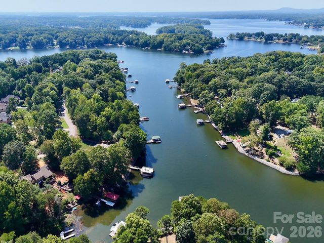 140 Holt Lane, Mooresville, NC 28117