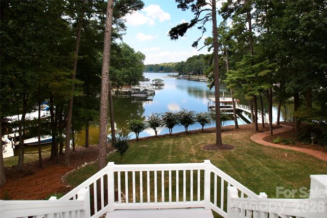 140 Holt Lane, Mooresville, NC 28117
