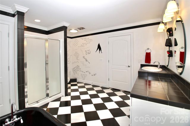140 Holt Lane, Mooresville, NC 28117