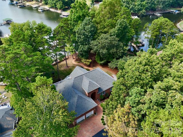 140 Holt Lane, Mooresville, NC 28117