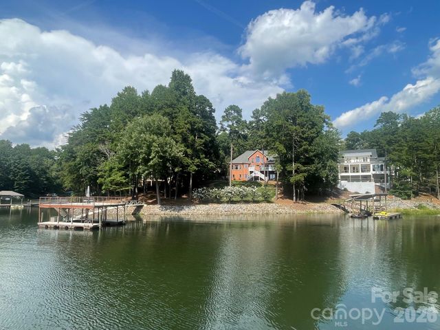 140 Holt Lane, Mooresville, NC 28117