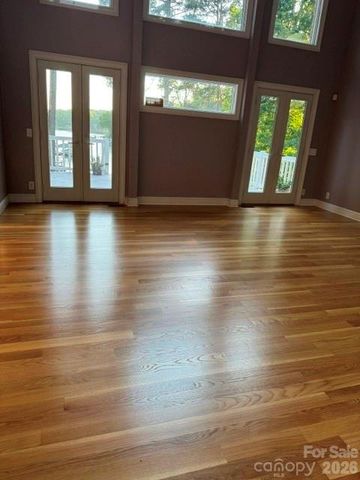 140 Holt Lane, Mooresville, NC 28117