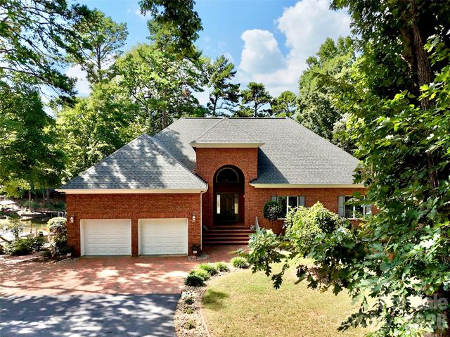 140 Holt Lane, Mooresville, NC 28117