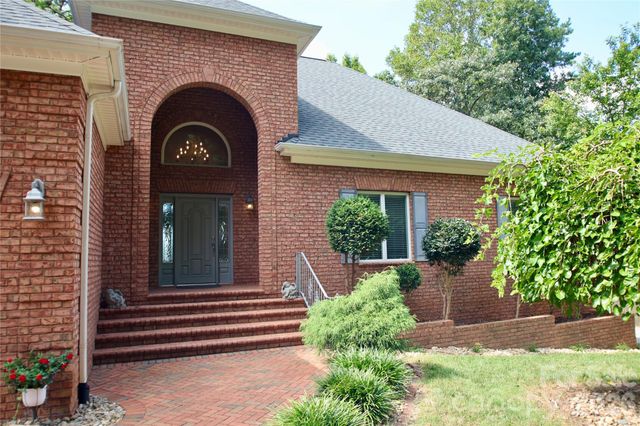 140 Holt Lane, Mooresville, NC 28117