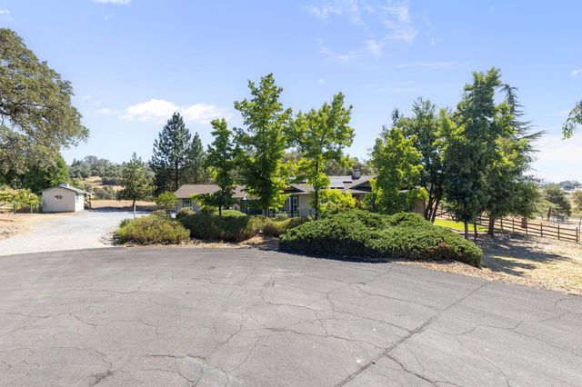 1531 Gamblers Ct, Cool, CA 95614