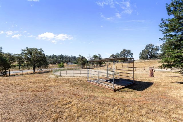 1531 Gamblers Ct, Cool, CA 95614