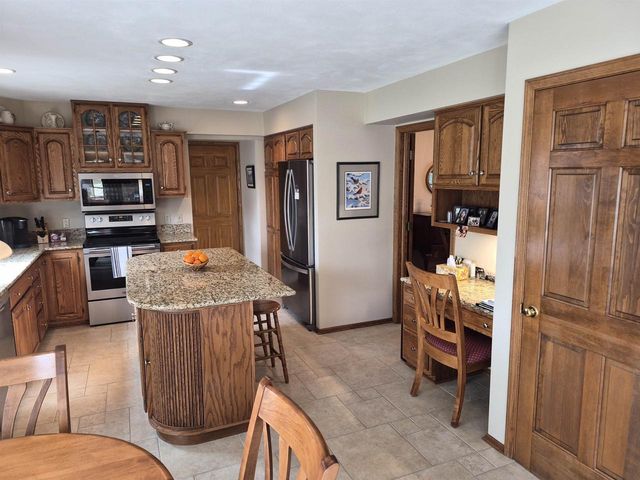 2839 Cambridge Court, Janesville, WI 53548